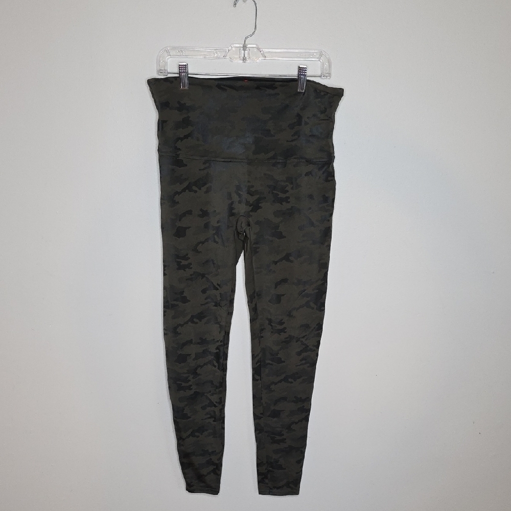 Spanx Size 1x Camouflage Leggings